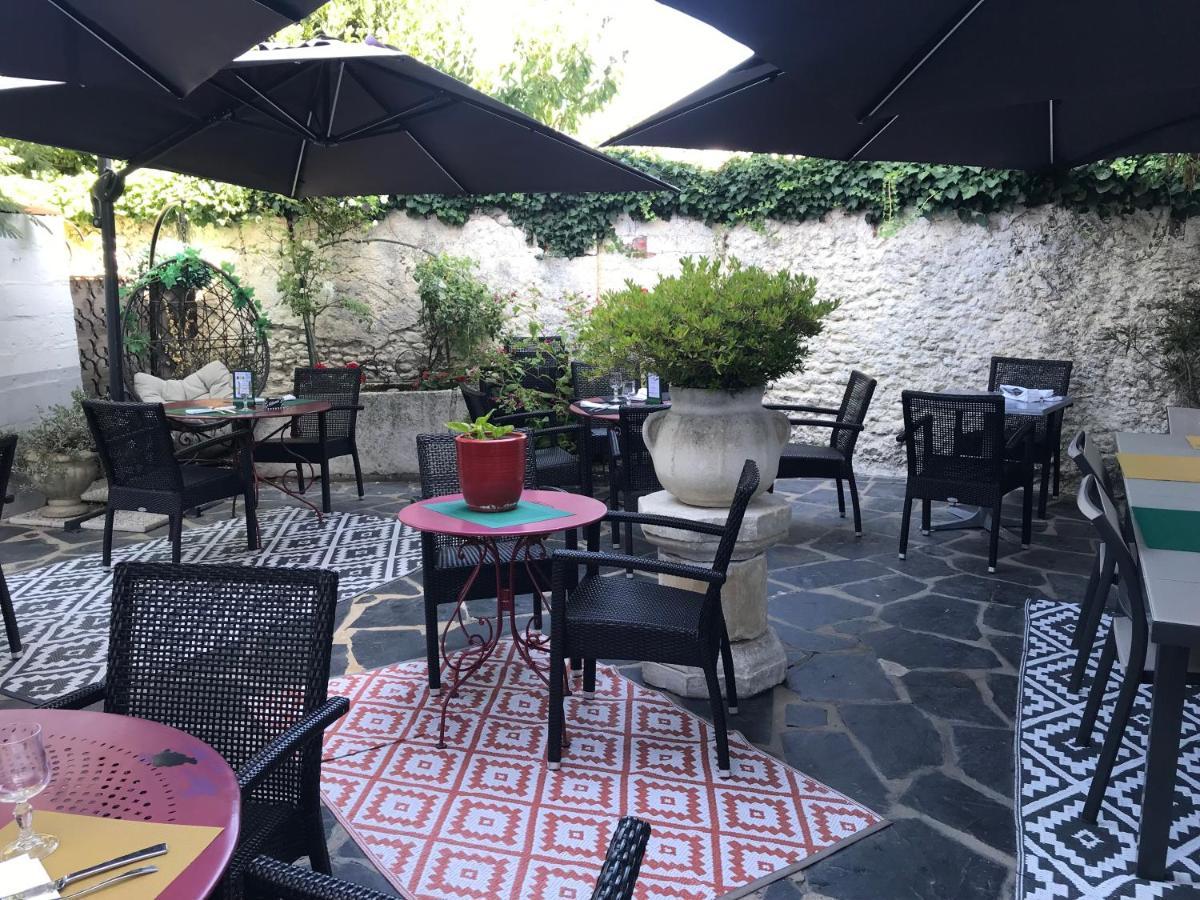 Hôtel Restaurant Le Crist'Al Saint-Georges-de-Didonne Exterior foto