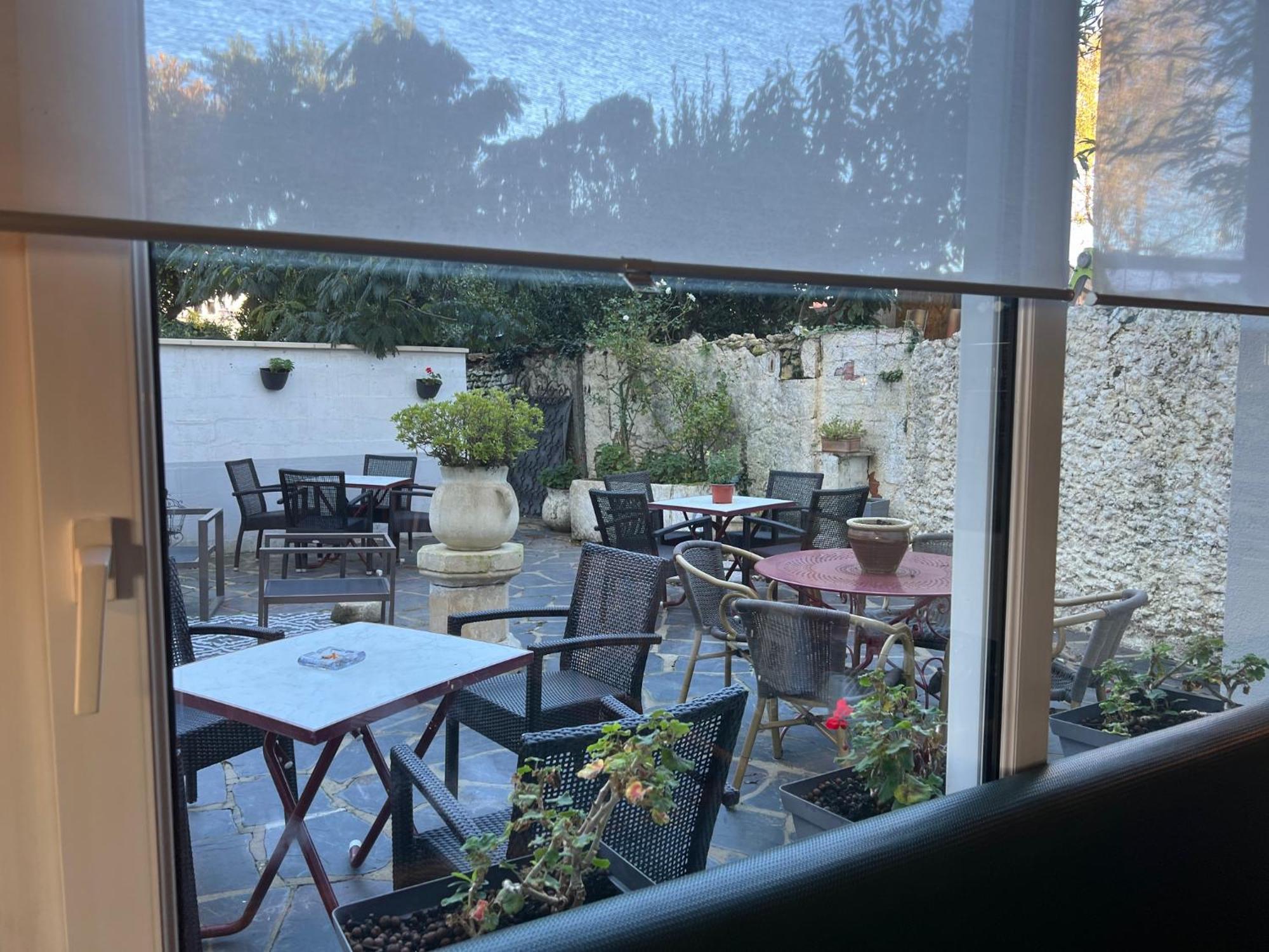 Hôtel Restaurant Le Crist'Al Saint-Georges-de-Didonne Exterior foto